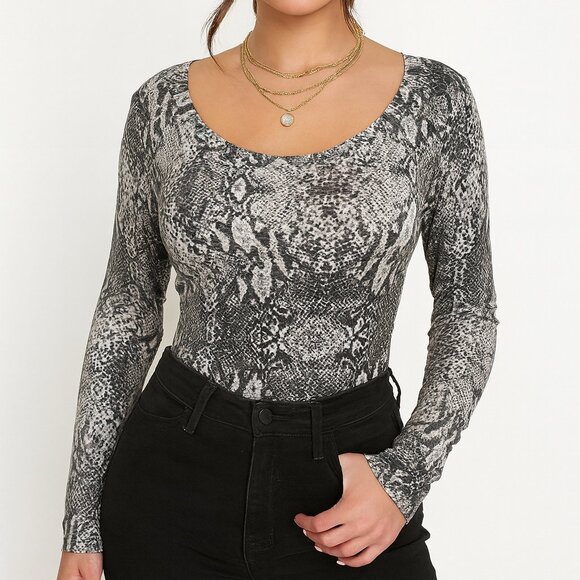 Guess Snakeskin Lace Up T-Shirt S - Picture 8 of 8